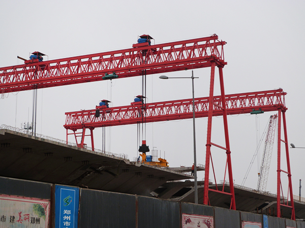 廣西桂林龍門吊廠家關注滑線的導電性和節能性