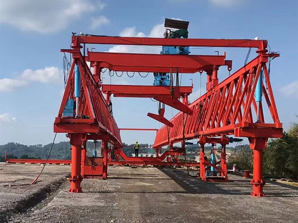 200噸自平衡架橋機(jī)