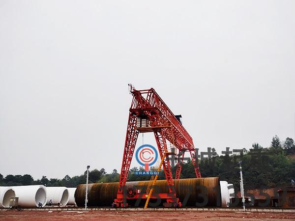 不同支腿的龍門吊適用的作業(yè)場(chǎng)地