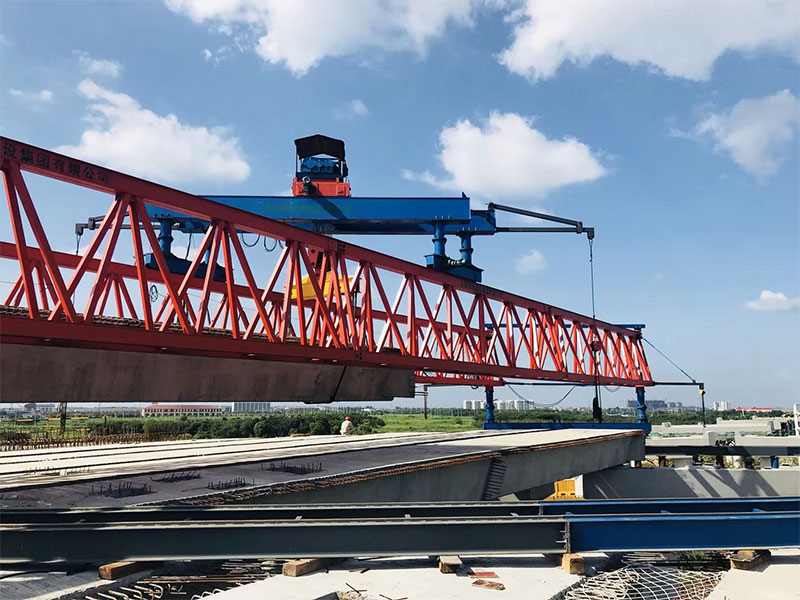 JQJ160-40架橋機架設50度斜角梁