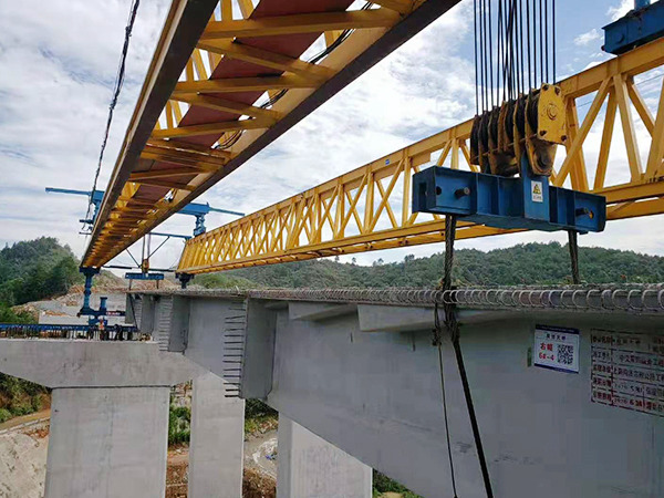 廣西架橋機拼裝的特點